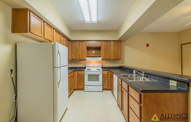 1 bed, 1 bath, 613 sqft, $820, Unit 102