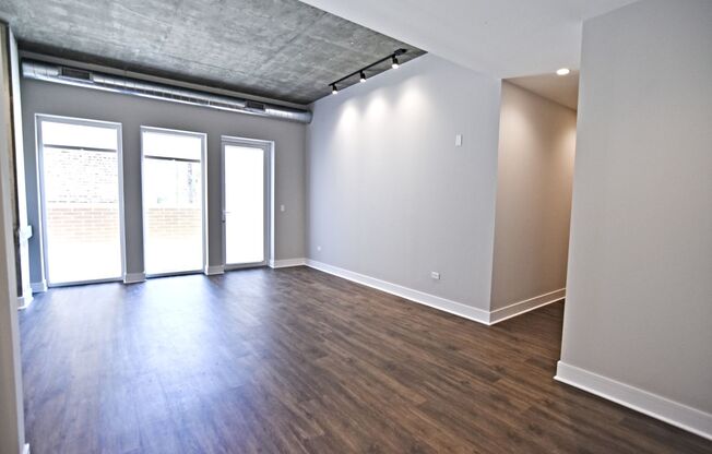 2 beds, 2 baths, 1,014 sqft, $4,300, Unit 3833-219