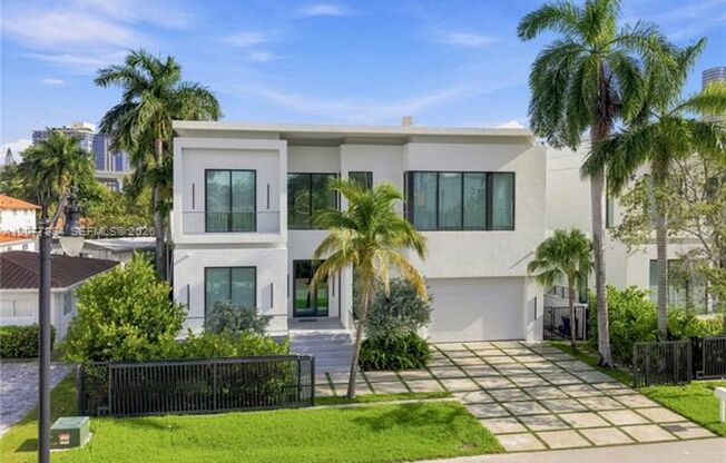 301 190th St # 301, Sunny Isles Beach, FL 33160