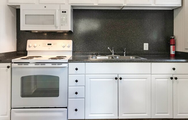 Charming 2 Bed, 1 Bath Home with Spacious Backyard