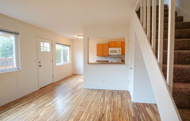 Beautifully Renovated Townhouse-Style 2 Bdr in Brooklyn!