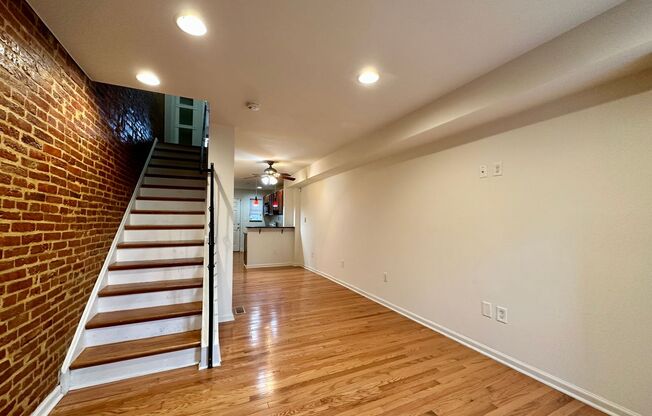 Charming 2 Bedroom/1.5 Bathroom Townhome in Washington Village-Pigtown!