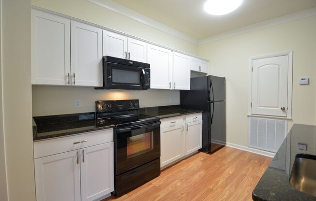 2 beds, 2 baths, 1,000 sqft, $1,600, Unit 402