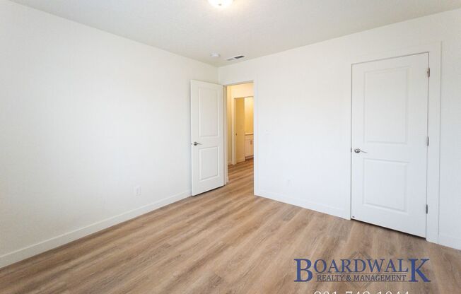 3 beds, 1 bath, 1,250 sqft, $1,375, Unit 328 E Main St #8