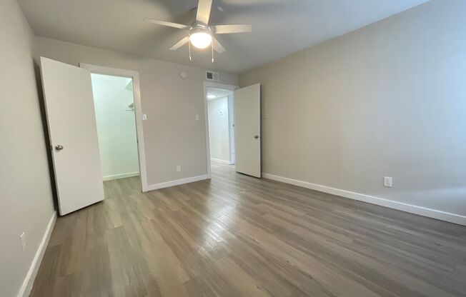 2 beds, 1 bath, 900 sqft, $1,321, Unit LAW7-112