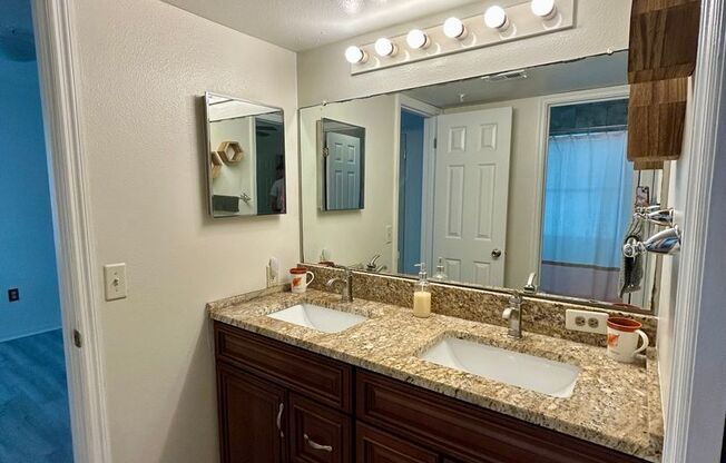 2 beds, 1 bath, $1,995, Unit APARTMENT 827