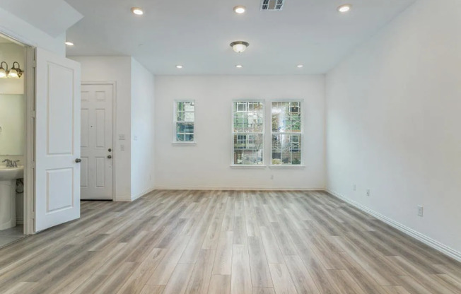 9947 MICHAEL IRVIN ST