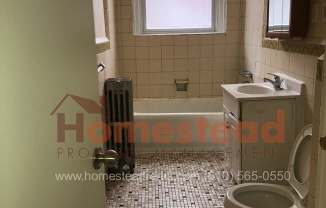 2 beds, 1 bath, $1,100