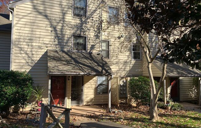 410 Oak Hollow in Autumn Chase - 1 bedroom - 1 bath - 1st floor - All new floors (tile in bath) - 1 pet under 50 lbs negotiable