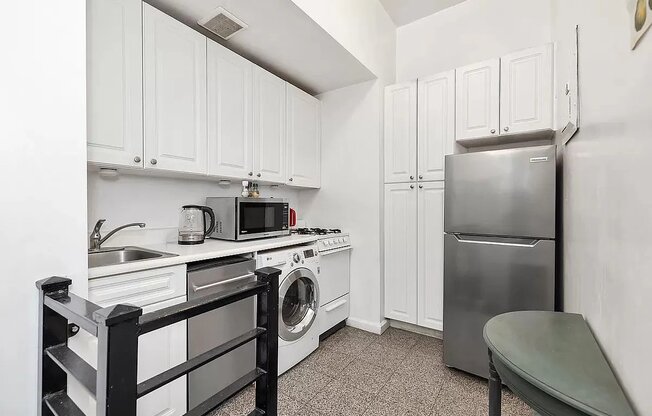 2 beds, 1 bath, $6,395, Unit 1