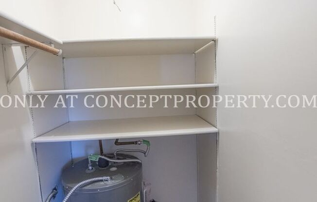 1 bed, 1 bath, 480 sqft, $920, Unit 156