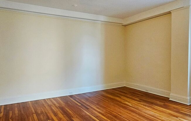 1 bed, 1 bath, 550 sqft, $1,375, Unit 715