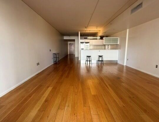 1 bed, 1 bath, 1,040 sqft, $3,000, Unit 418