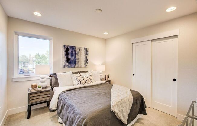 Unbelievable 2 Bed + Den Townhome - The Ultimate Urban Retreat in Sloan’s Lake!