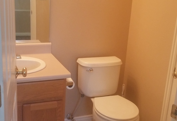 3 bedroom 2 1/2 bath townhome