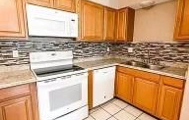 1 bed, 1 bath, 676 sqft, $975