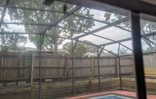 Great family home with swimming pool and great location in Eustis