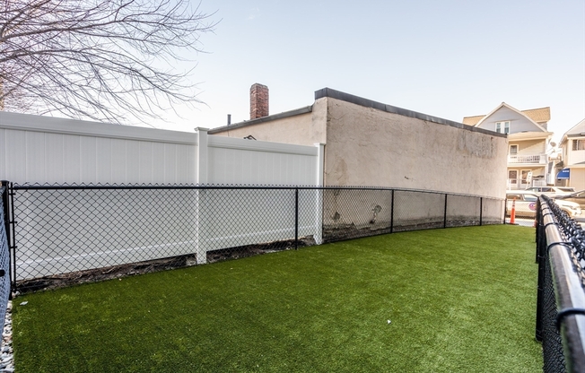 1 bed, 1 bath, 570 sqft, $2,000, Unit 405