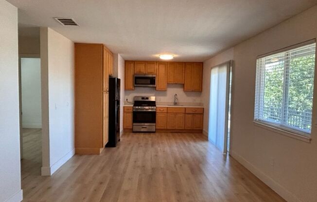 2 beds, 1 bath, 789 sqft, $2,195