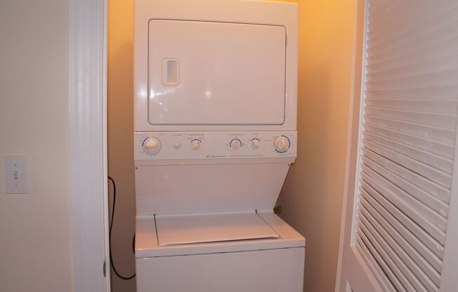 2 beds, 2 baths, 1,110 sqft, $2,295, Unit 21N