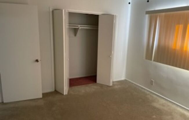 2 beds, 1 bath, $2,245, Unit B