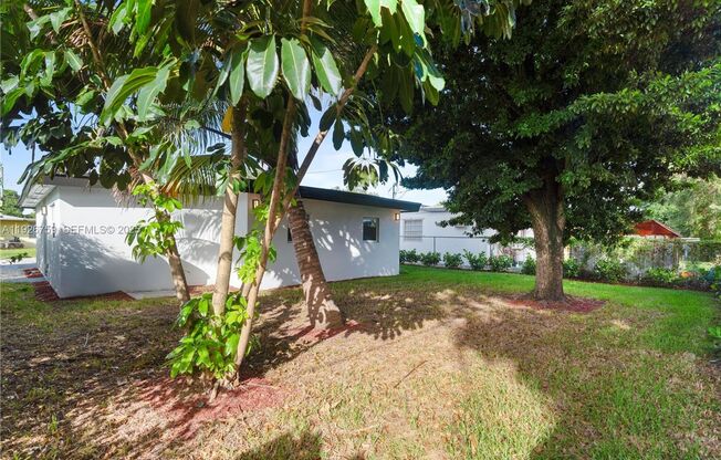 1428 NE 153RD TER NORTH MIAMI BEACH, FL 33162