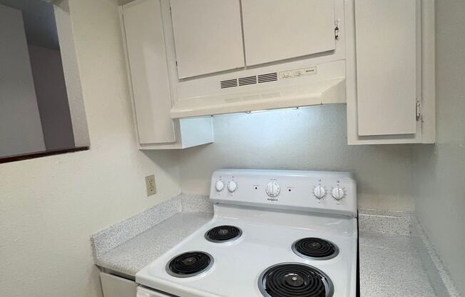 2 beds, 2 baths, 1,000 sqft, $1,275, Unit 401