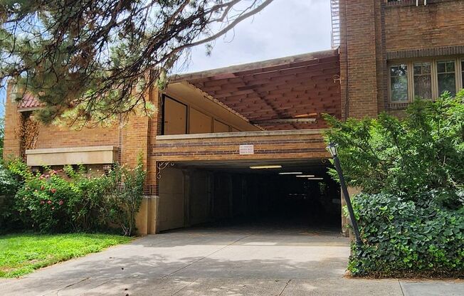 1 bed, 1 bath, 500 sqft, $1,045, Unit 528
