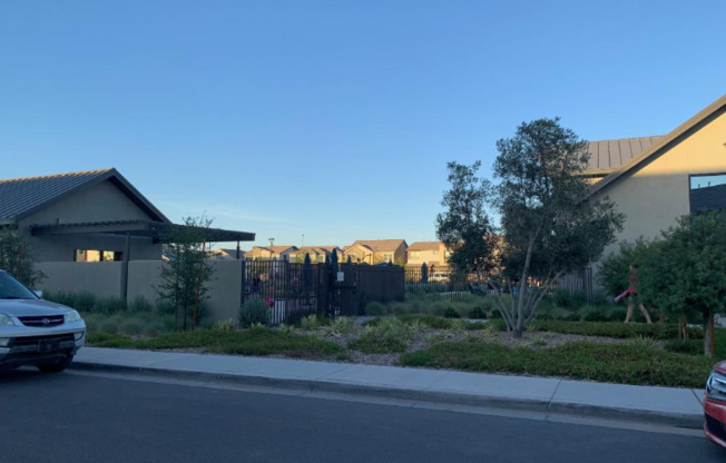1134 S Tumbleweed Ln