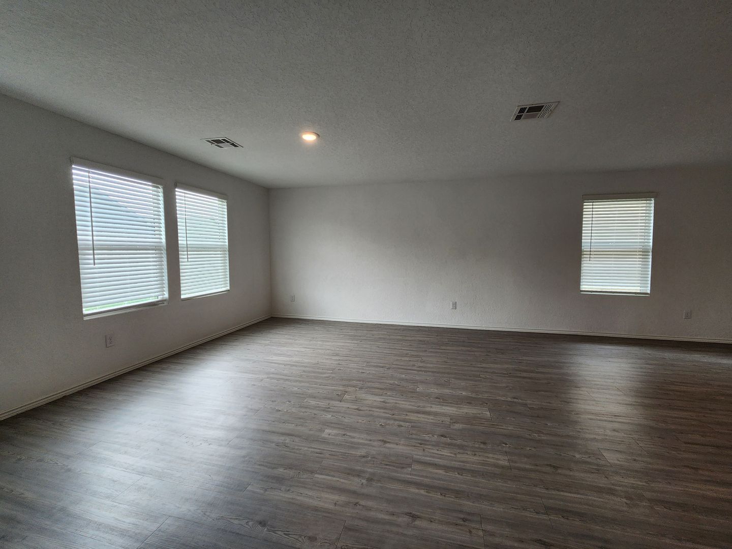 Instant Hot Water / Fridge Included / Community Pool  & Playground / No Carpet / CISD