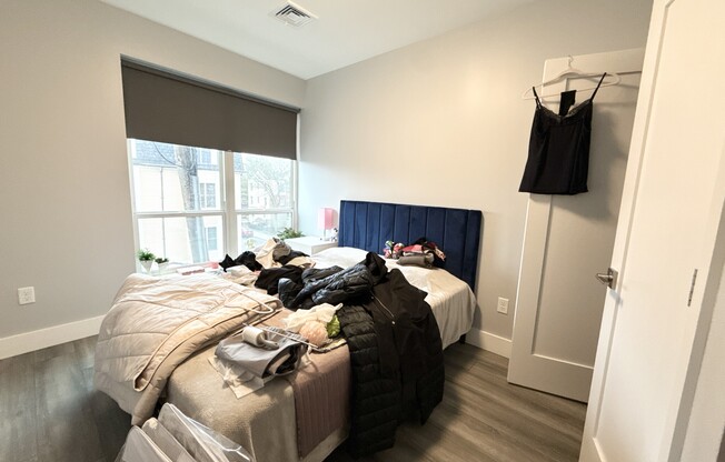 2 beds, 2 baths, 850 sqft, $4,100, Unit 304
