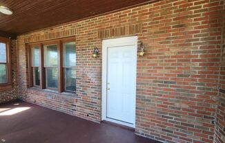 5 beds, 2 baths, $1,350