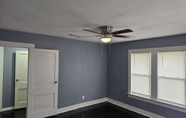 2 beds, 1 bath, $1,200