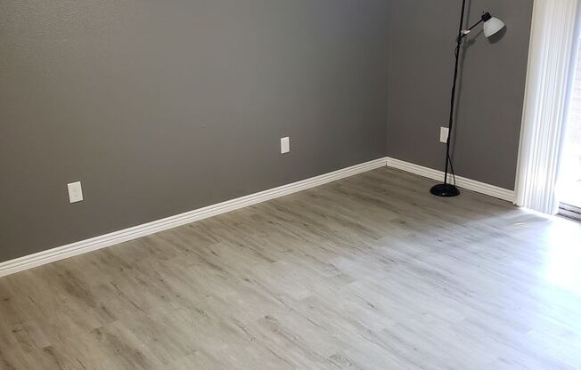 Spacious 2 Bedroom 2 Bath Condo in The Arbors!