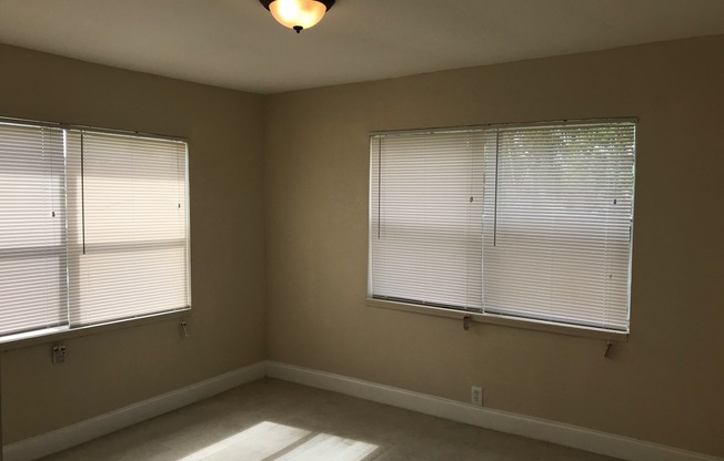 2 beds, 1 bath, $1,600