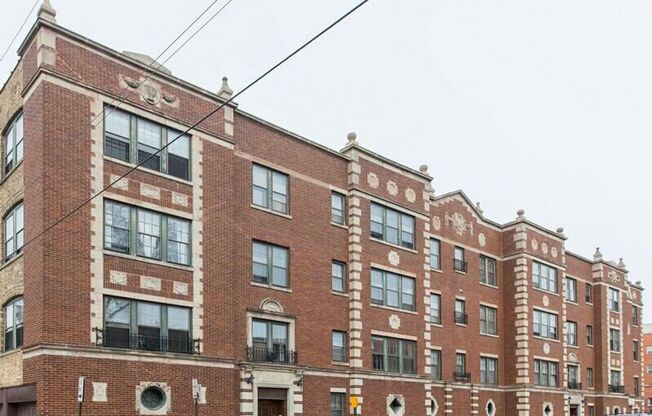 Evanston Fantastic Condo Near St. Francis Hospital