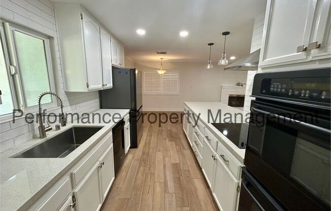Cozy 3 Bed/2 Bath Home in SW Bakersfield w/ RBP & Security Deposit Alternative Option