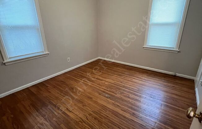 3 beds, 1 bath, $1,195