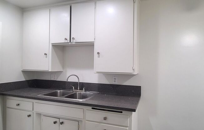 1 bed, 1 bath, $1,800, Unit 5