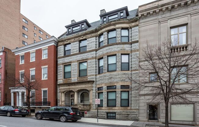 For Rent: Downtown Elegance at 605 Park Ave– Your Urban Haven Awaits!