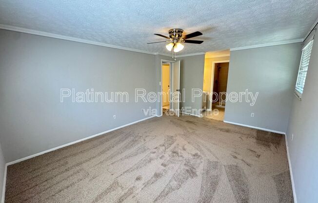 4 beds, 3 baths, 1,560 sqft, $2,300