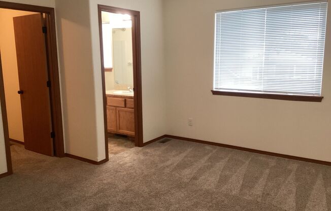 3 beds, 2 baths, 1,482 sqft, $1,695, Unit 43-12120
