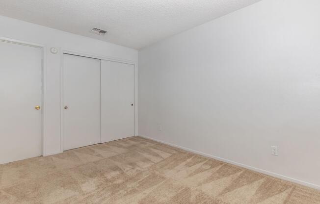 Studio, 1 bath, 550 sqft, $1,175