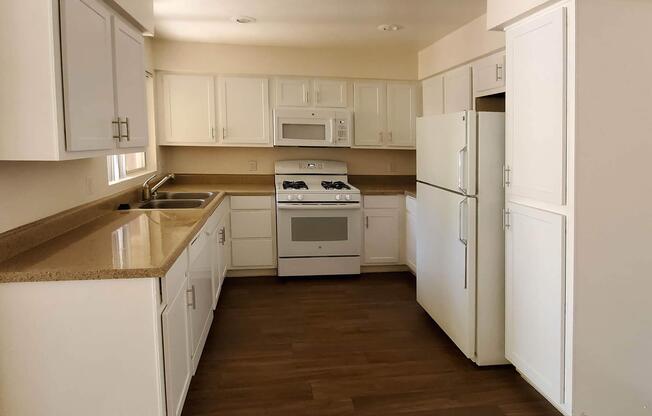 1 bed, 1 bath, 848 sqft, $1,306