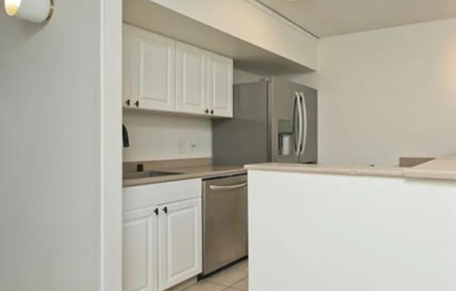 $3,800 - 2 BR/2 Bath/1 Assigned Parking - Partly Furnished unit at Diamond Head @ Leilani