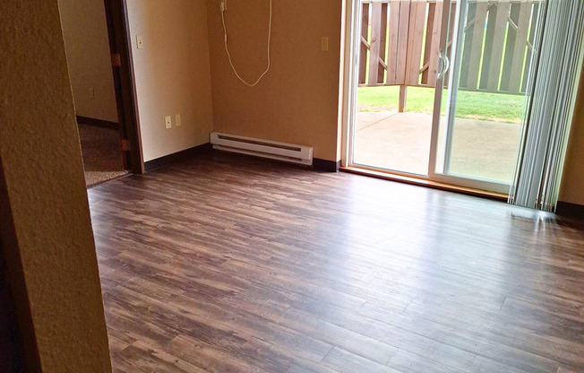 2 beds, 1.5 baths, 760 sqft, $950, Unit PU400X-016