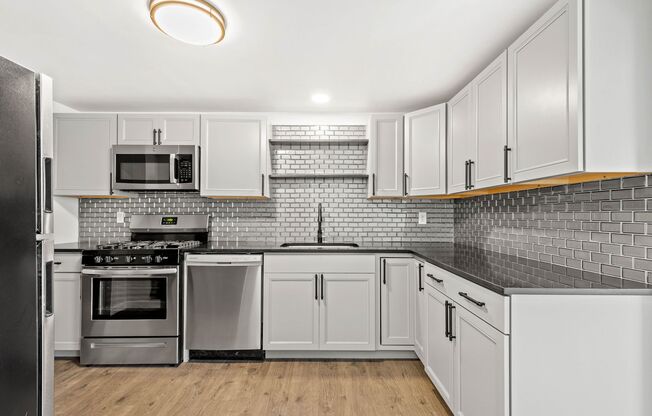 Beautiful 3 bedroom home in Homestead available July 1!