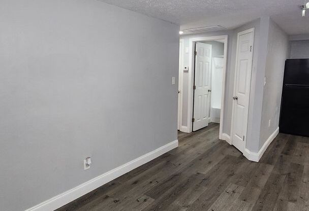 2 beds, 1 bath, 900 sqft, $1,495, Unit 8011