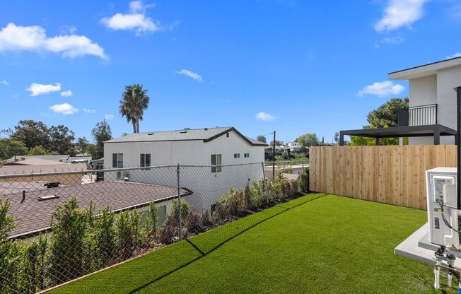 Charming 3 Bed / 2 Bath Steps from SDSU with Private Backyard