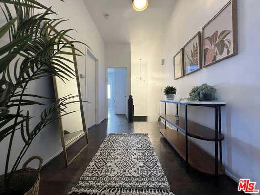 1 bed, 1 bath, 900 sqft, $2,400, Unit 1/2